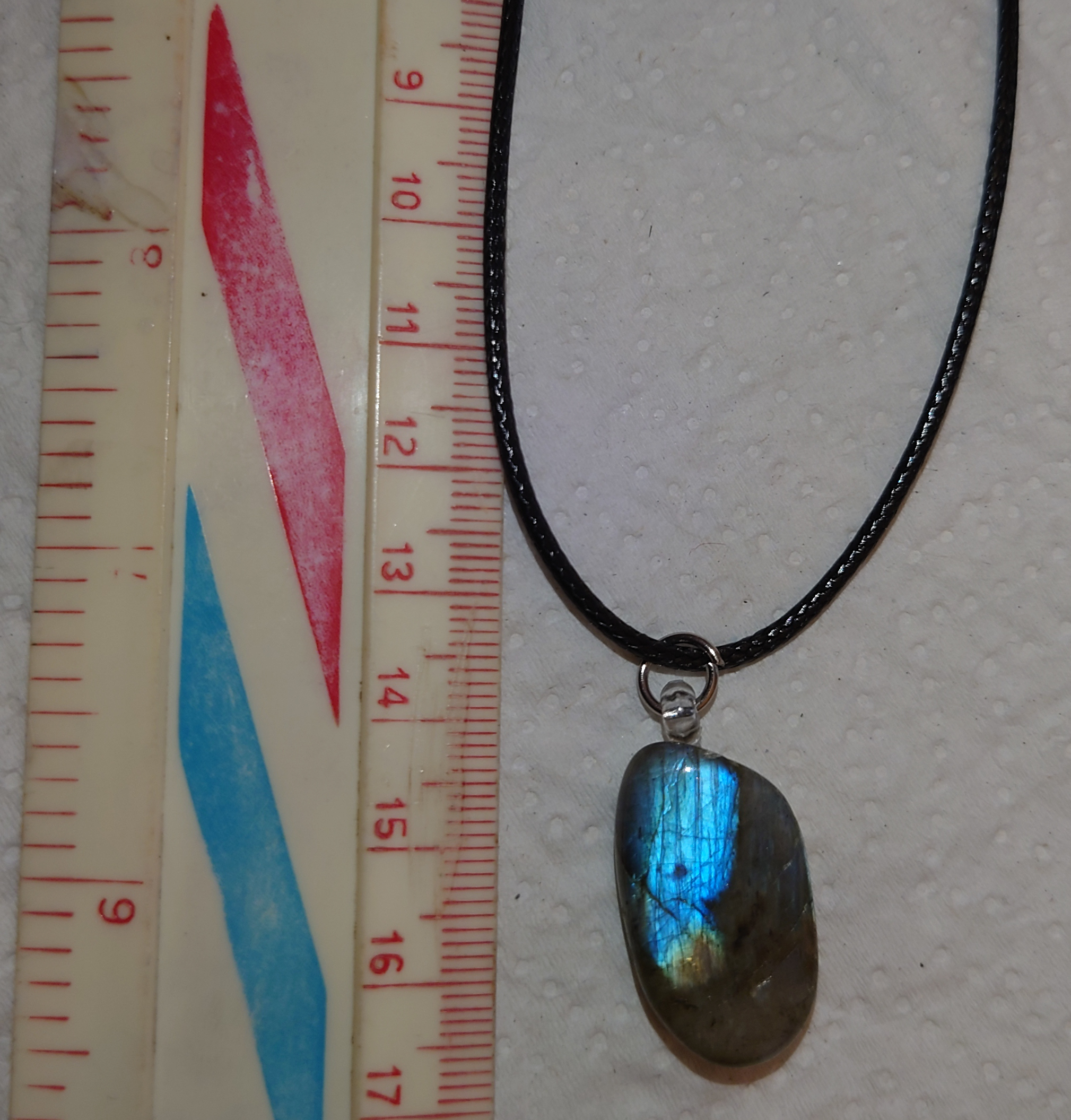 Crystal necklace - labradorite photo