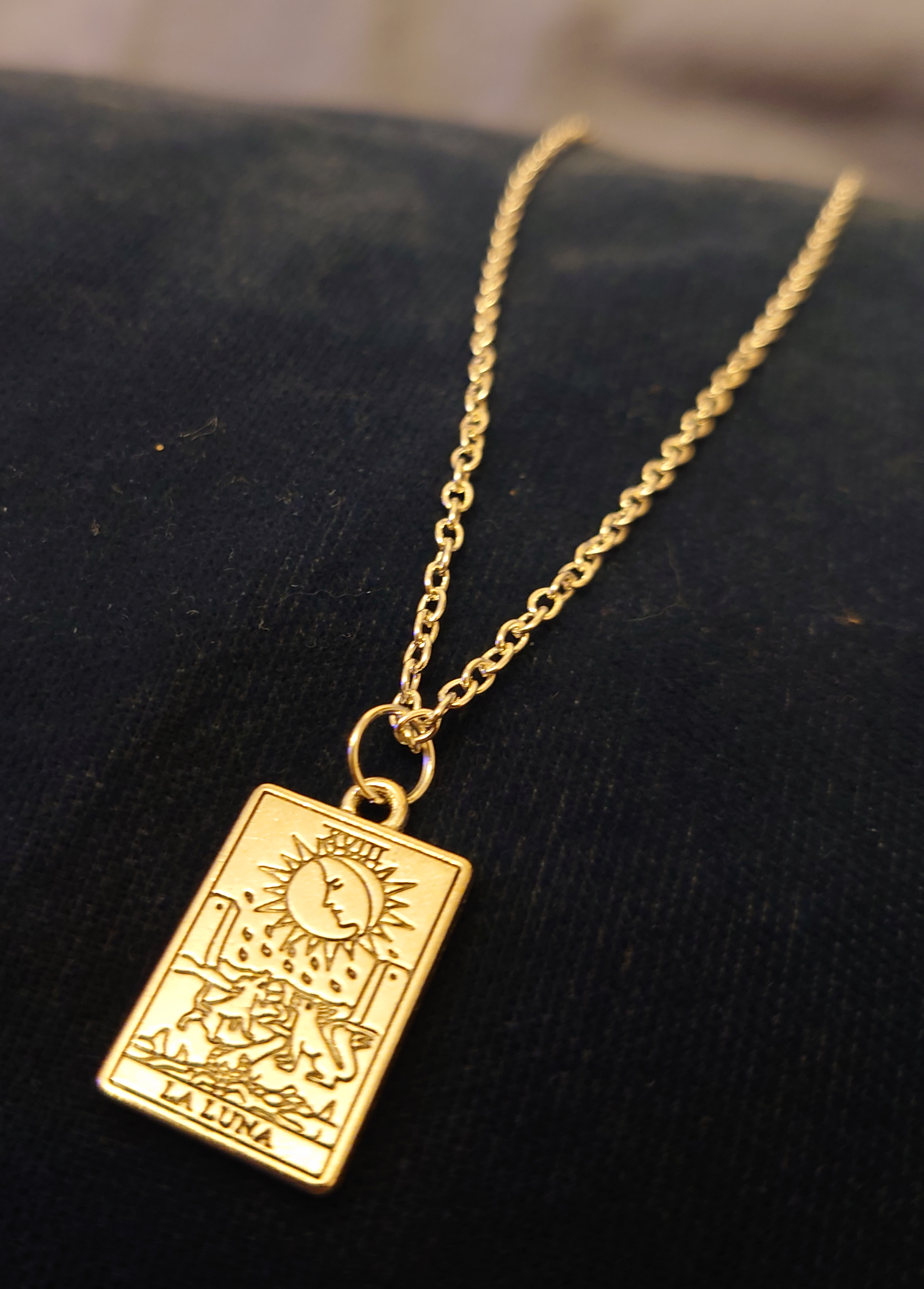 Tarot necklace - The Lovers - gold metal – Tarot necklace - The Moon - silver metal